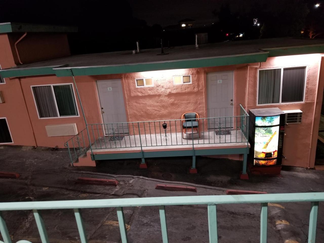 Travis Lodge Motel 16 Оакланд Экстерьер фото